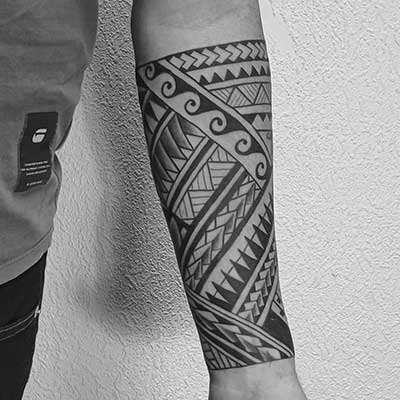 Maori tatuering på underarm - Tattoo Kungälv